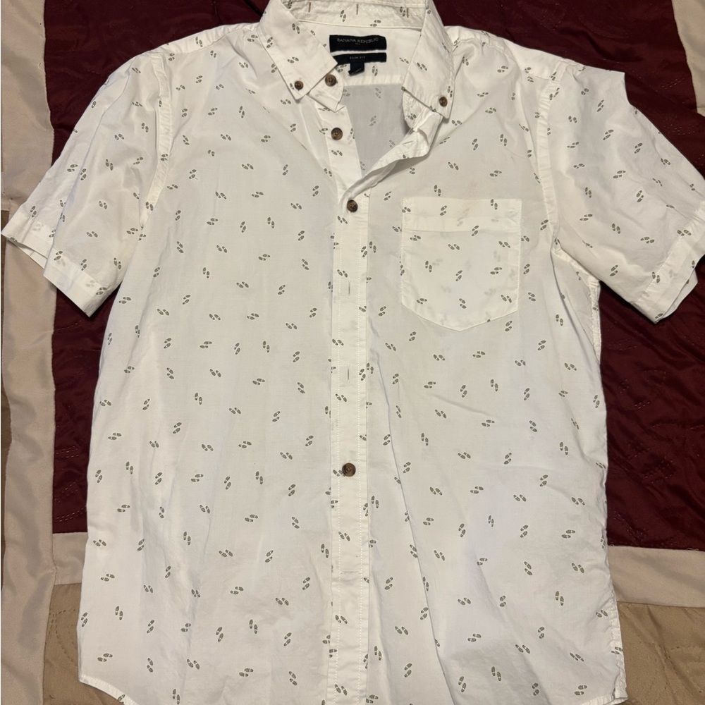 Banana Republic Button Down Footprint Pattern Short Sleeve Shirt
